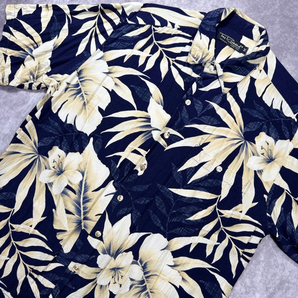 Tori Richard Honolulu Mens Medium Hawaiian Shirt Navy Blue Floral Viscose 0485